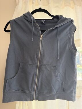 GAP Women’s Sleeveless Hooded Zip-Up Vest - Charcoal Gray